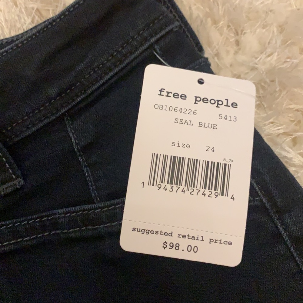 FREE People Ivy Midrise Skinny Jeans 24 frayed hem - Picture 8 of 10
